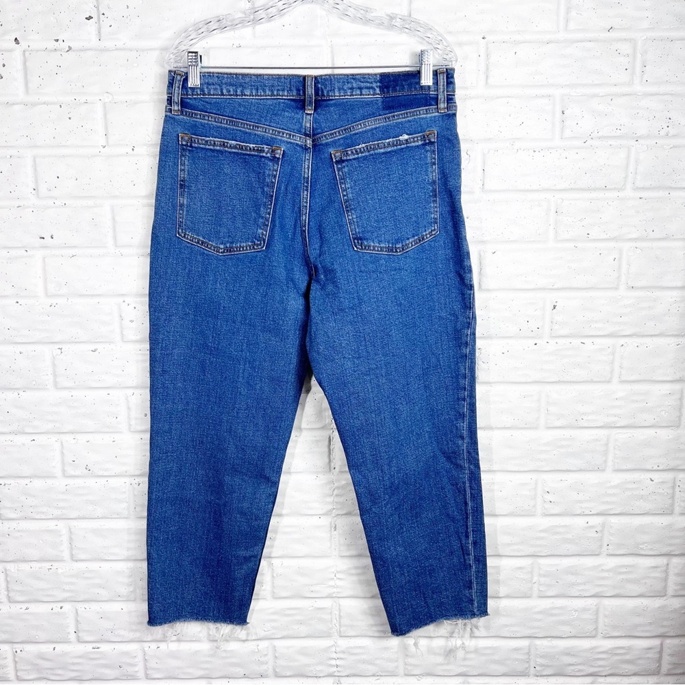 Abercrombie & FITCH The mom high rise buttonfly raw hem crop jeans